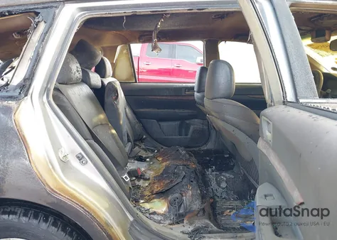 2011 Subaru Outback 2.5I Limited z USA, uszkodzony, nr VIN 4S4BRCJC8B3442854